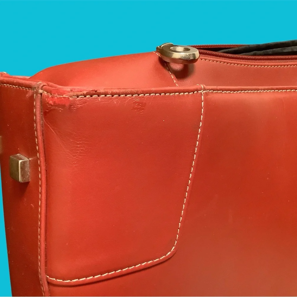 Targus introduces Jackie, a classic tote, attractive & loaded w/great features.